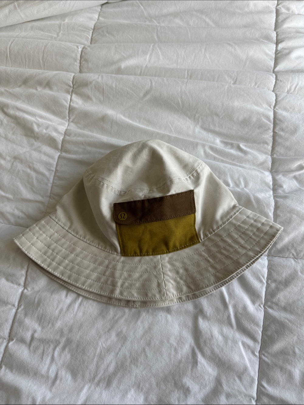 Lululemon Women's Bucket Hat S/M White
Cotton Solid Green Logo Accent